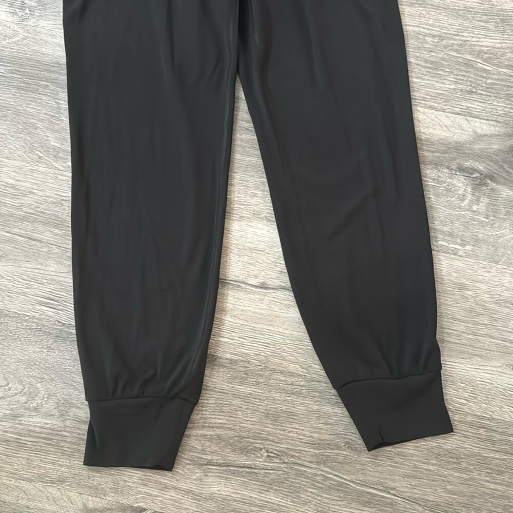 Athleta Salutation Black Lightweight Comfy Jogger in Powervita Size Medium - Picture 4 of 14